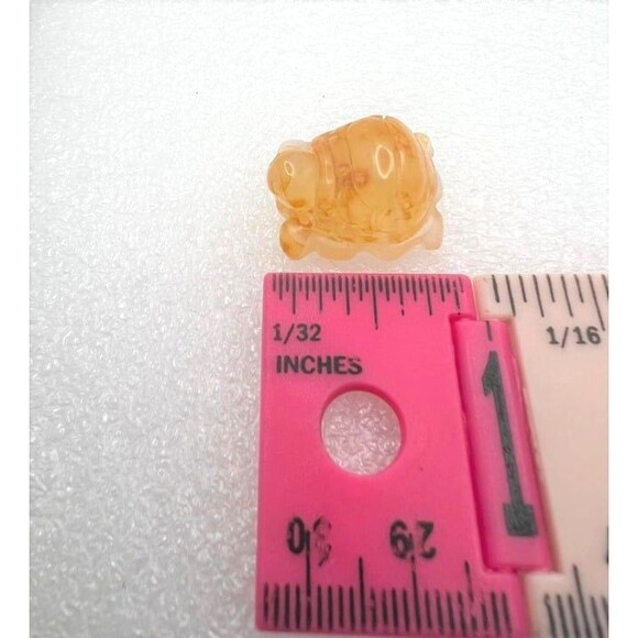 Adorable Honey Calcite Turtle Carving - Picture 6 of 7